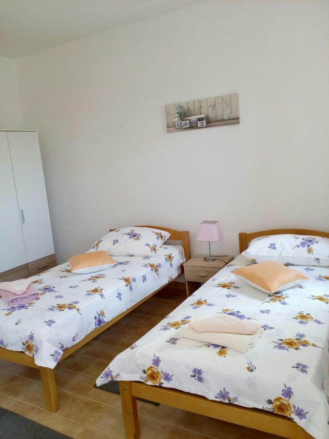 Apartman Knapic Koromačno Dış mekan fotoğraf